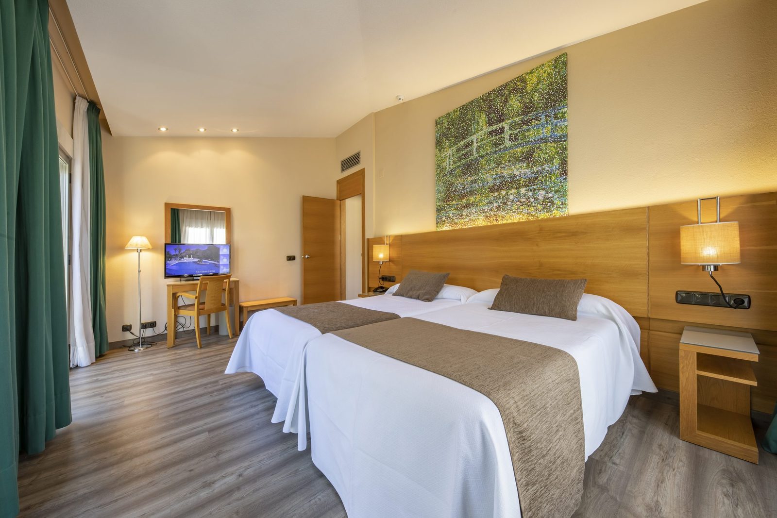 Двухместный номер Hotel Levante с двумя кроватями
